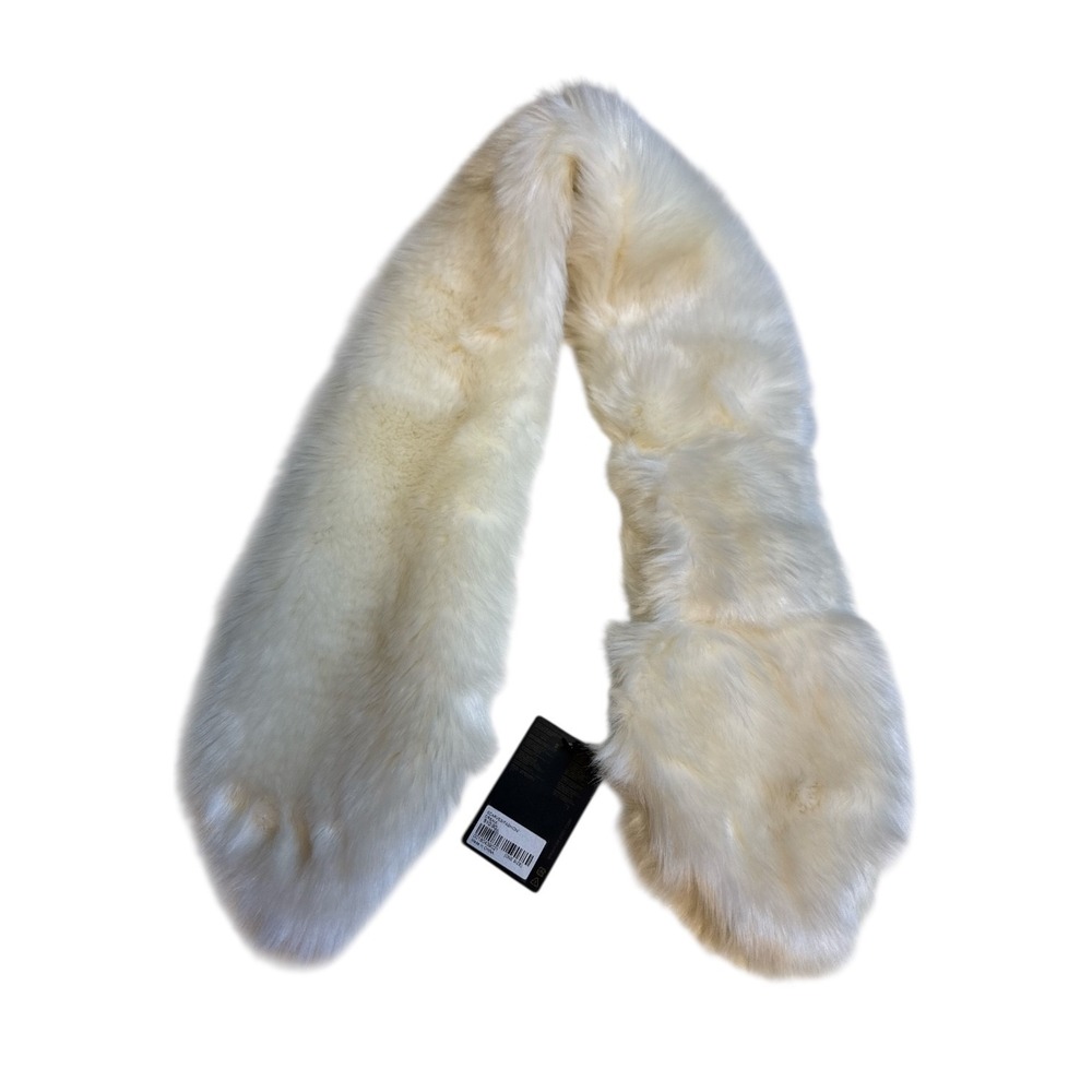 NWT Forever 21 Fluffy Crossover Snow Women Scarf White Faux Fur On-Trend Fashion